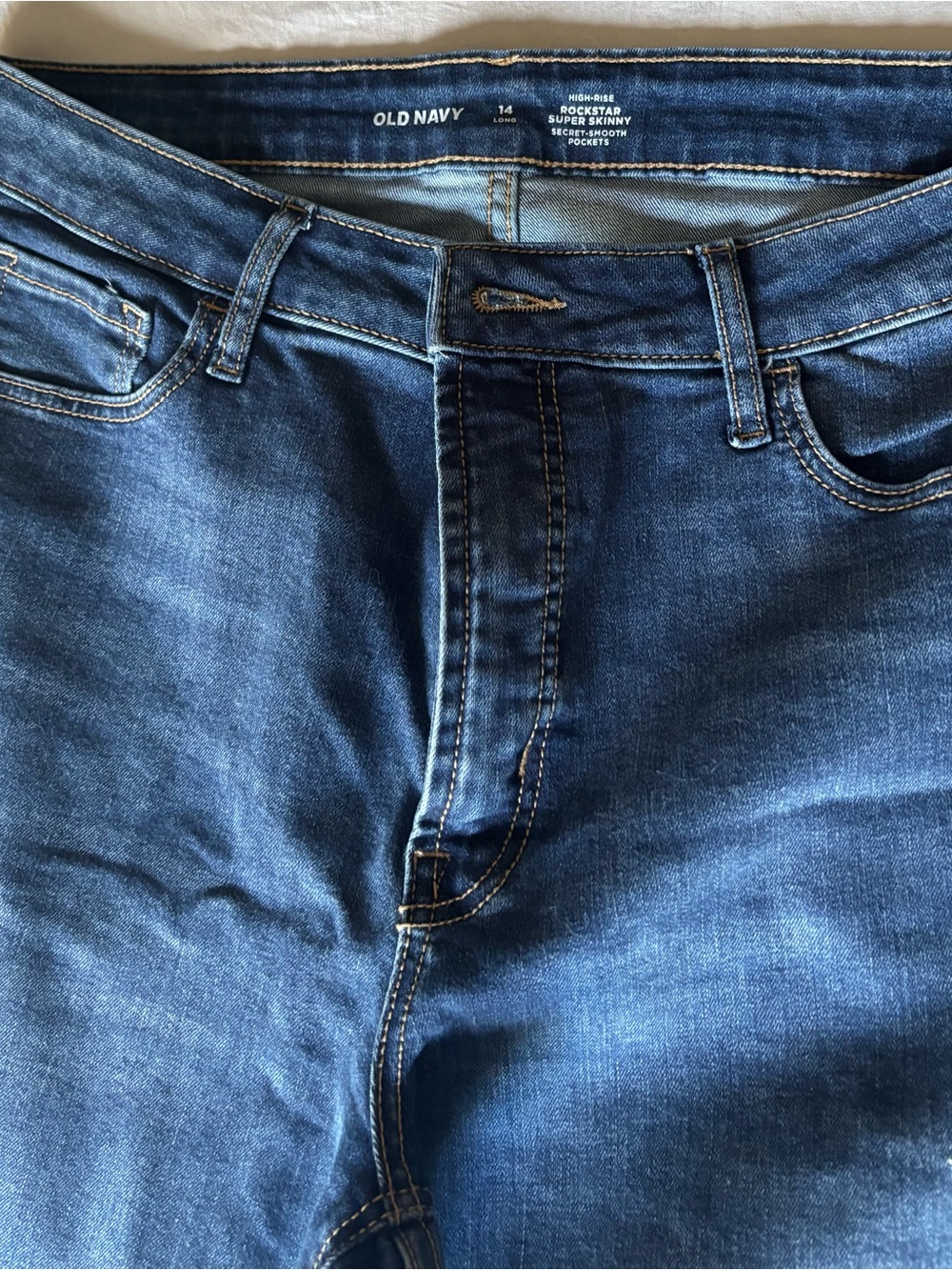 Old Navy Women's Skinny Jeans in Medium Blue